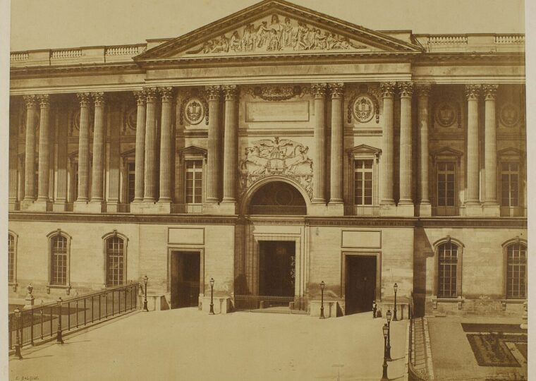 La colonnade de Perrault, façade orientale du Louvre, photographiée au XIXe siècle
