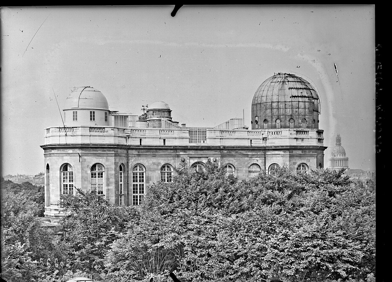 Les coupoles de l'Observatoire de Paris photographiées en 1921