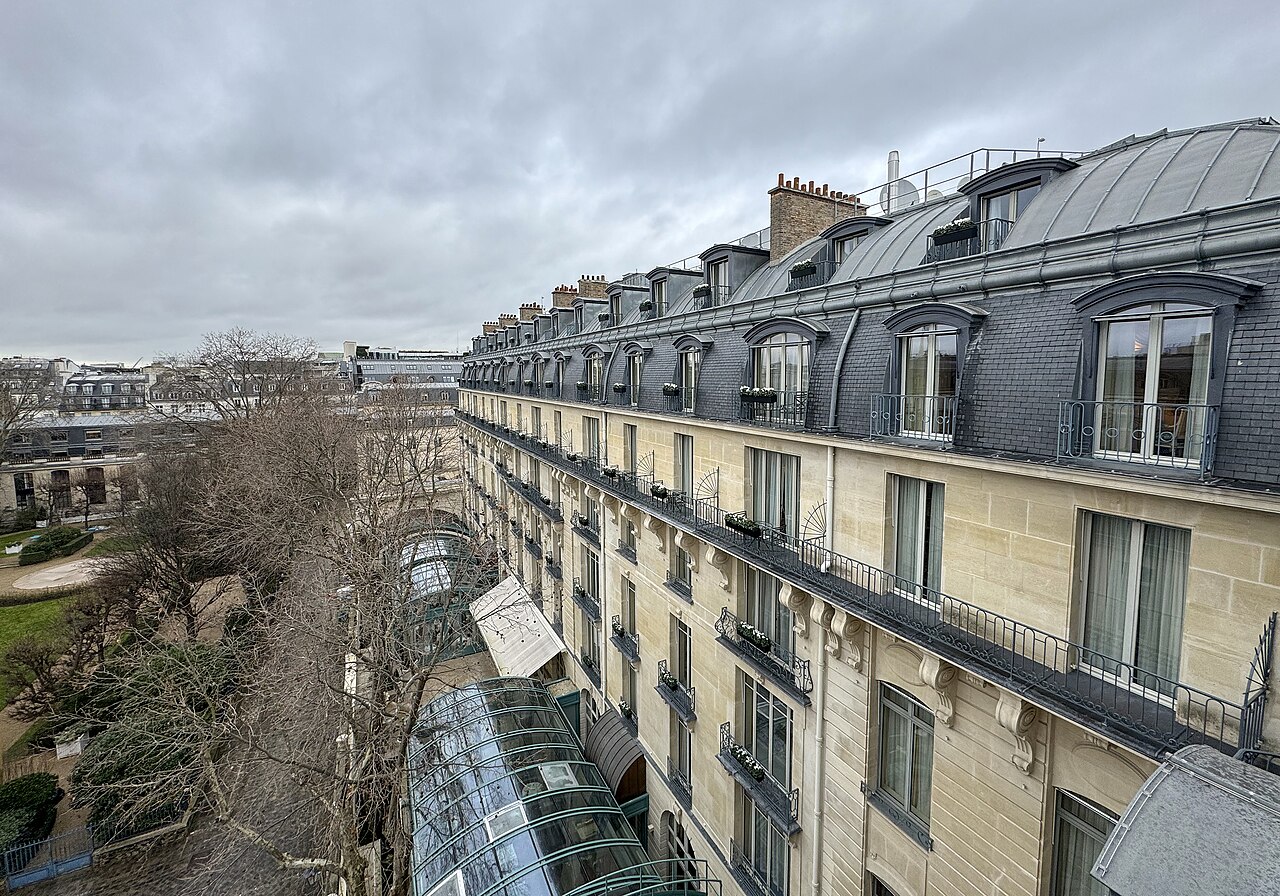 La façade de l'hôtel Ritz, place Vendôme à Paris