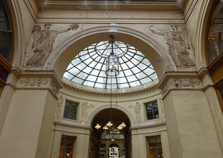 La rotonde de la galerie Vivienne et sa coupole de verre, à Paris