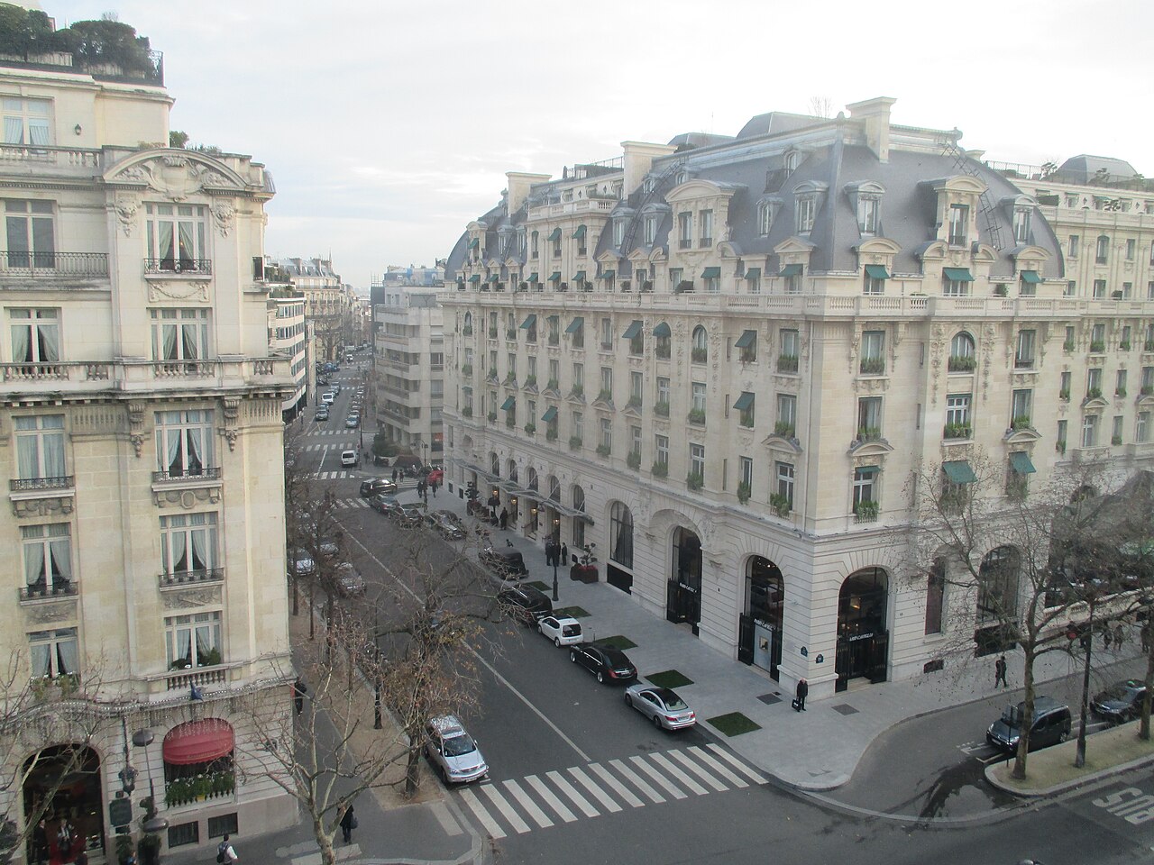 La façade du Peninsula Paris, ancien hôtel Majestic, avenue Kléber