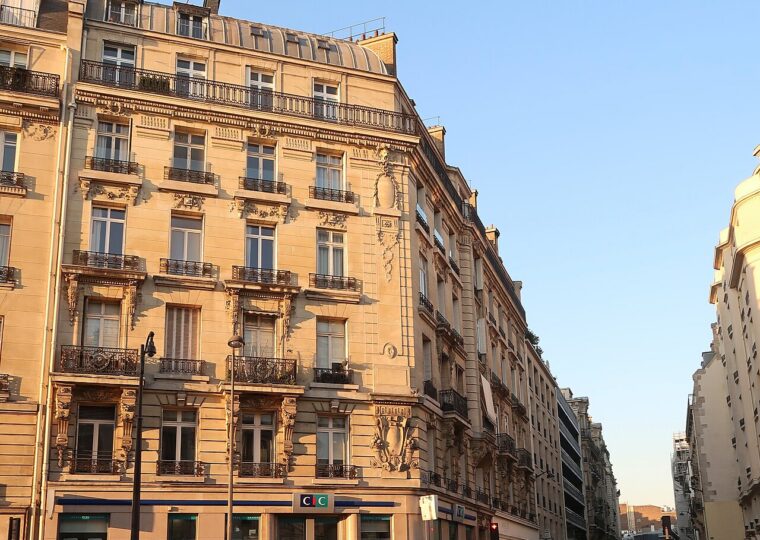 L'immeuble du 1, rue de la Pompe, dans le 16e arrondissement, où Brigitte Bardot a grandi