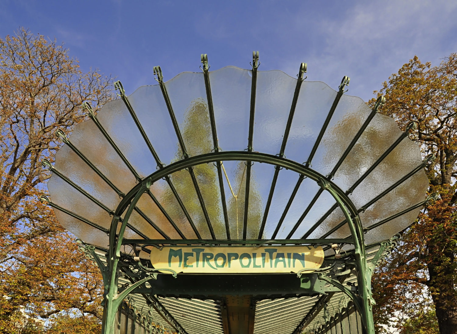 Hector-Guimard-metro-paris – SECRET PARISIEN