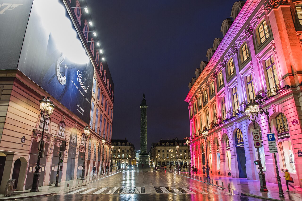 La place Vendôme à Paris, où Chaumet occupe le numéro 12