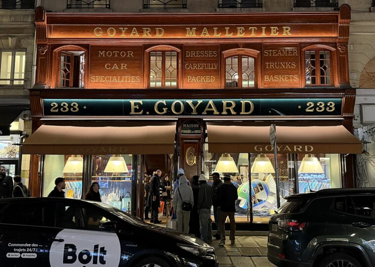 La devanture historique de la maison Goyard, 233 rue Saint-Honoré