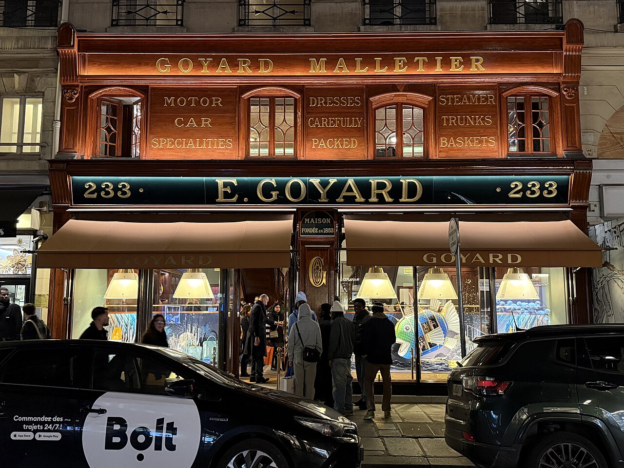 La devanture historique de la maison Goyard, 233 rue Saint-Honoré