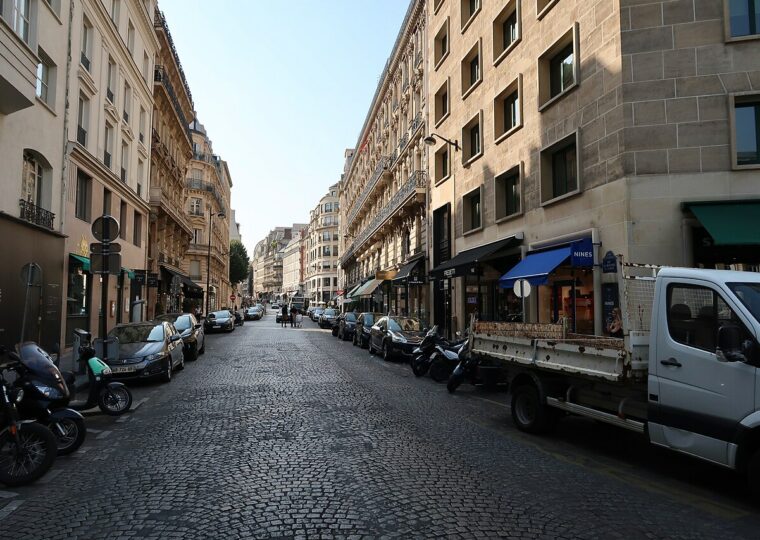 La rue du Faubourg Saint-Honoré, où Lancôme ouvrit sa première boutique