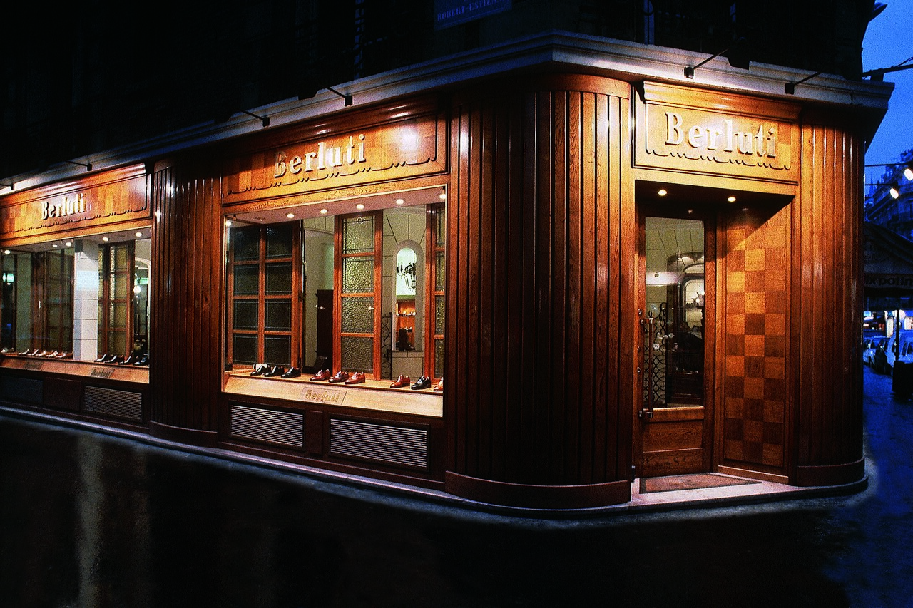 La boutique Berluti, rue Marbeuf à Paris