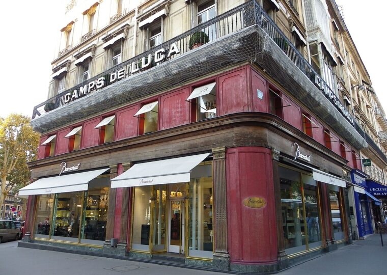 La boutique Baccarat, place de la Madeleine à Paris