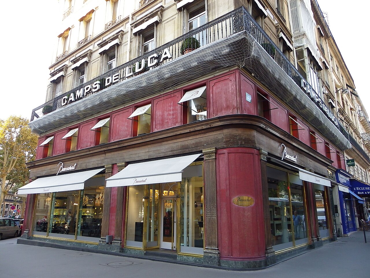 La boutique Baccarat, place de la Madeleine à Paris