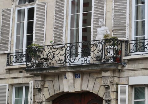 La rue de Vaugirard, face au Luxembourg, fief de Sadaharu Aoki