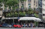 La terrasse du café de Flore, boulevard Saint-Germain à Paris