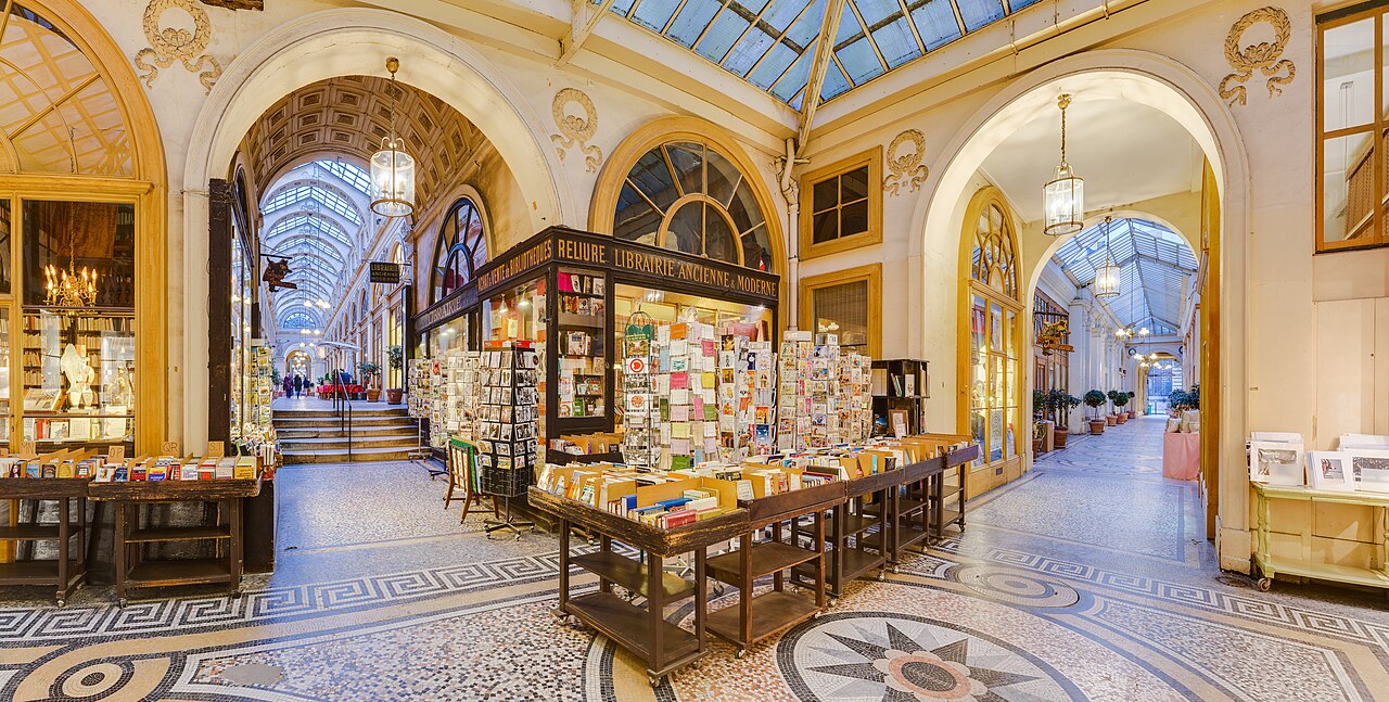 La galerie Vivienne à Paris, ses mosaïques et sa verrière