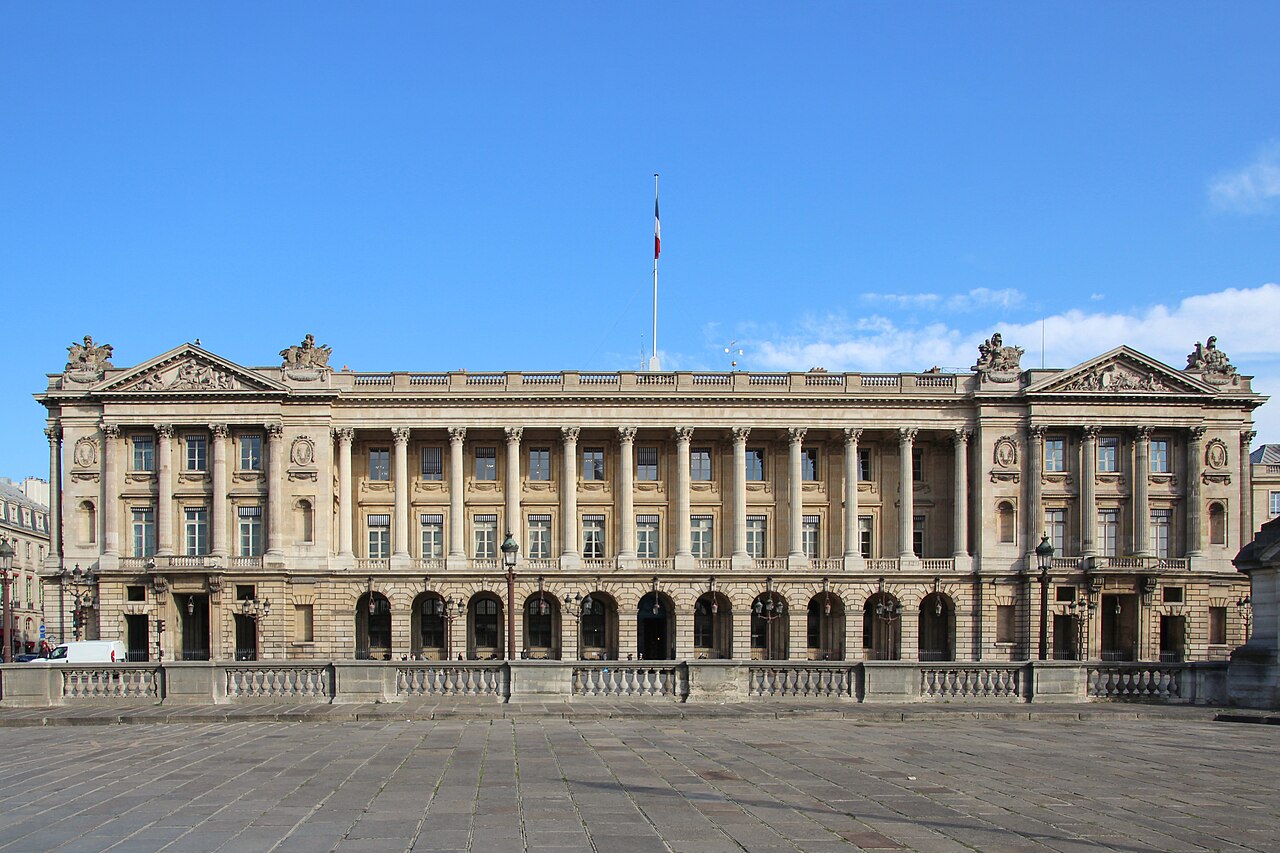 L'Hôtel de la Marine, place de la Concorde, où s'ouvre la table Mimosa