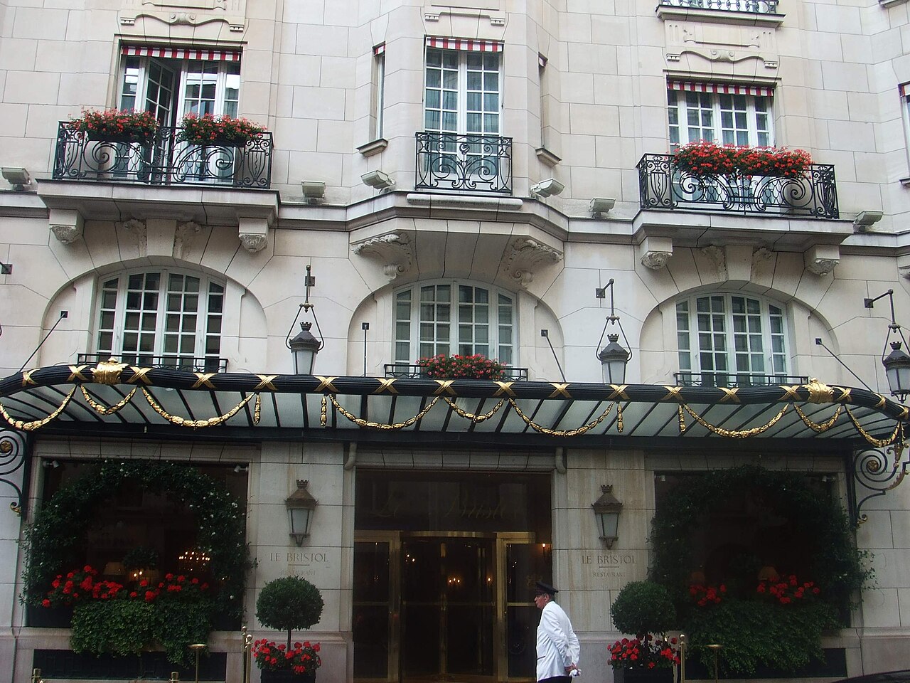 Le Bristol, dont le sous-sol abrite la chocolaterie du palace