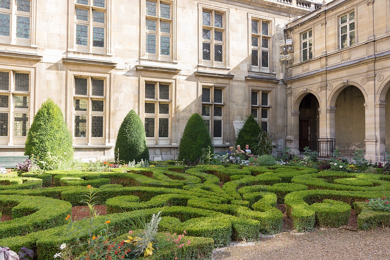 Le jardin à la française du musée Carnavalet, écrin du restaurant JOLI