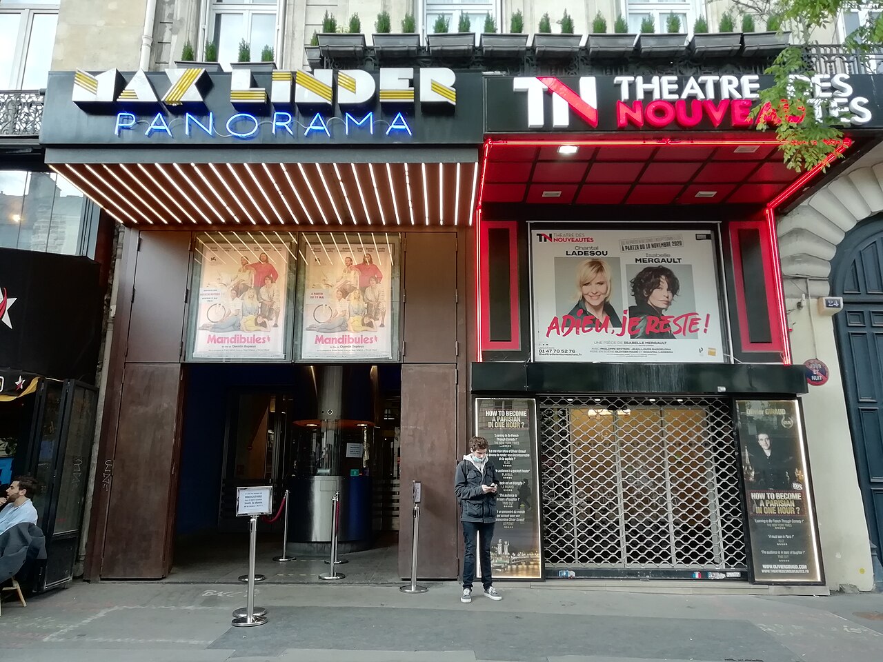 La façade du Max Linder Panorama, boulevard Poissonnière à Paris