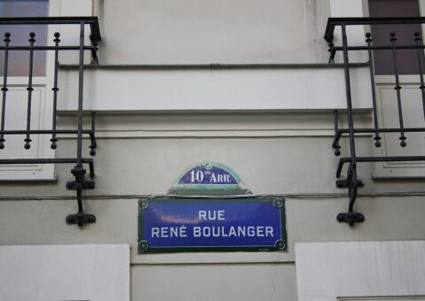 La plaque émaillée de la rue René-Boulanger, marquée du 10e arrondissement