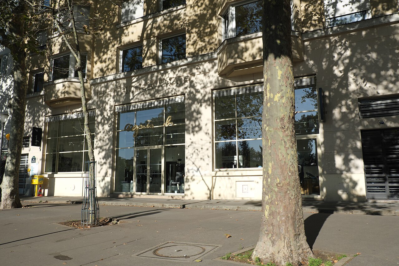 La rue de Chaillot, où brille la Pâtisserie Cyril Lignac