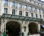 L'entrée du Grand Hôtel, rue Scribe, dans le 9e arrondissement de Paris