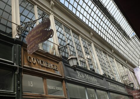 Le passage Verdeau à Paris, ses boutiques et sa verrière