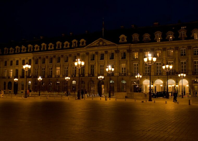 La place Vendôme, dont le 17 cache l'entrée du Ritz Club & Spa