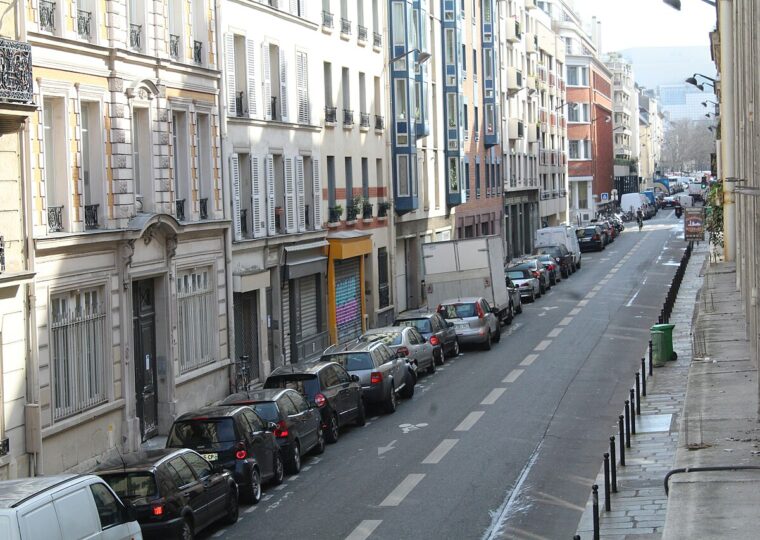 La rue Amelot, où Dreamin' Man verse ses cafés d'orfèvre