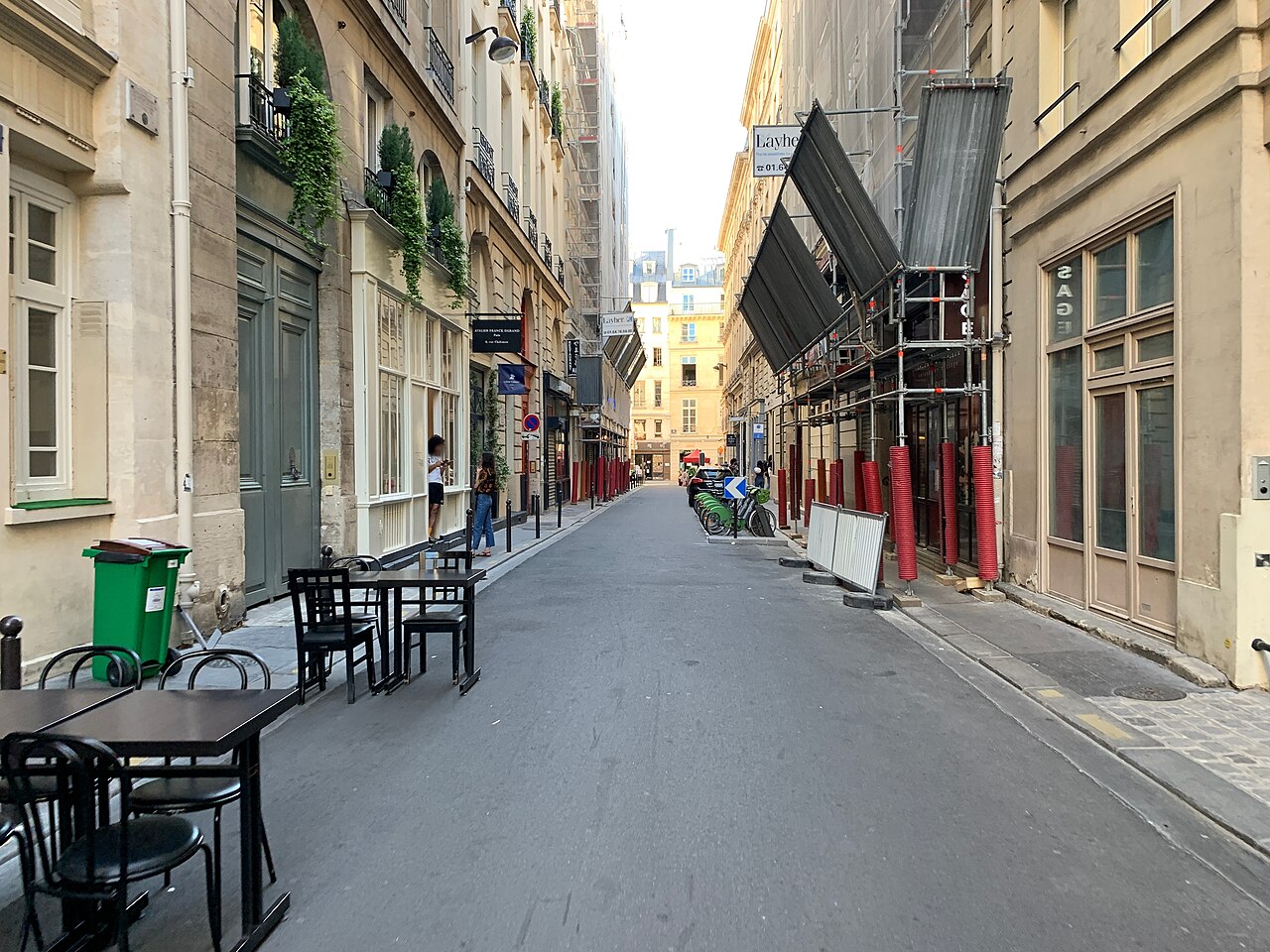 La rue Chabanais, où se niche le salon de thé Tomo