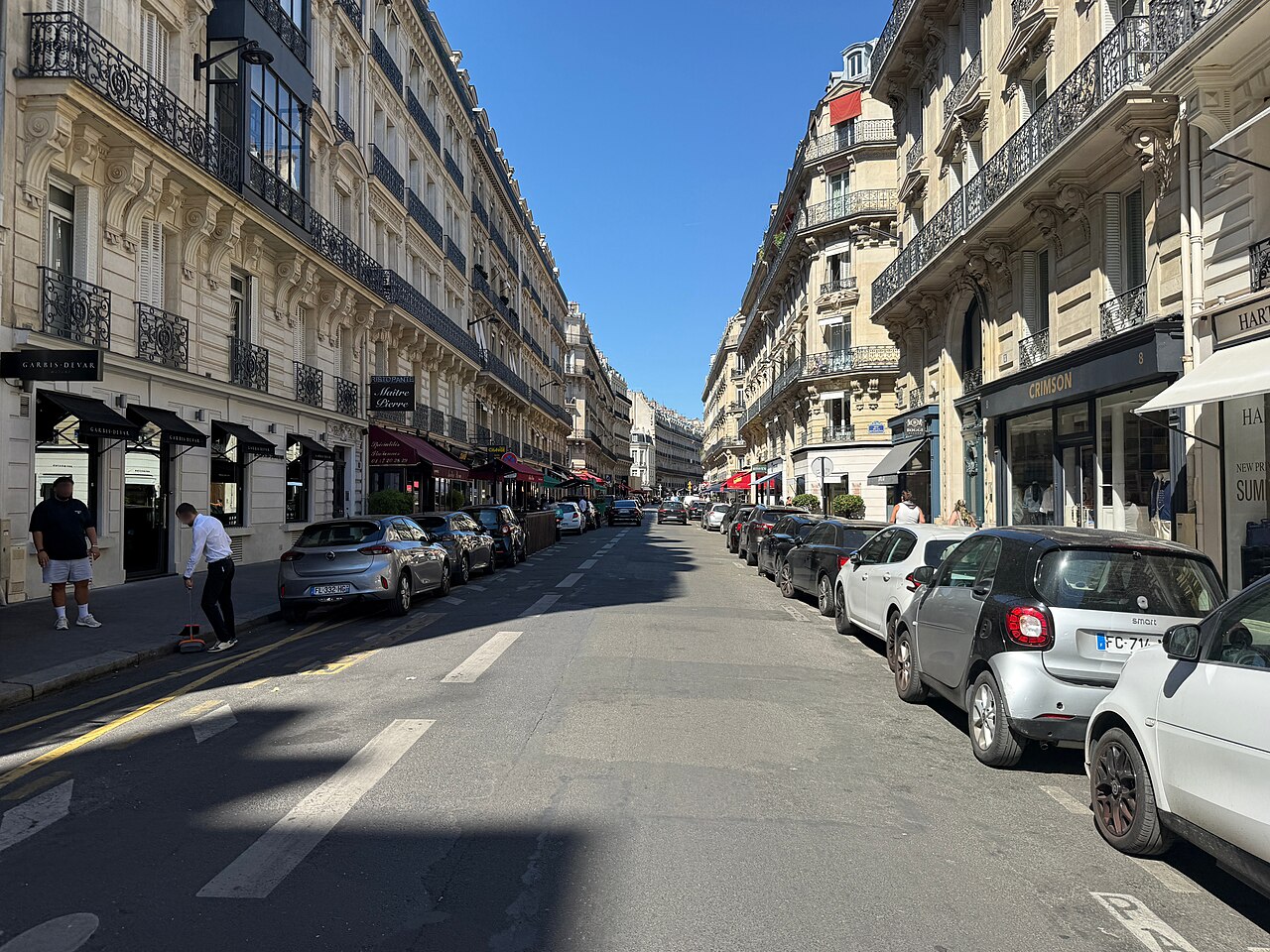 La rue Marbeuf, dans le 8e arrondissement, où se cache Black Door
