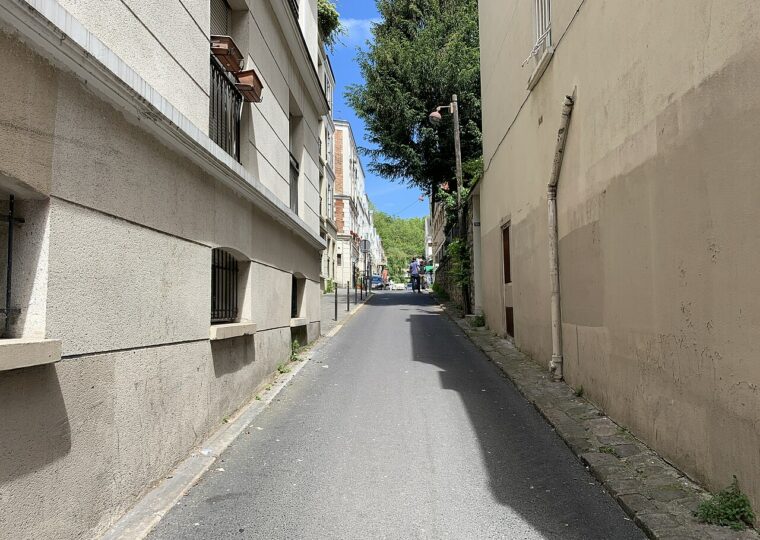 La villa Riberolle, impasse pavée du 20e arrondissement de Paris