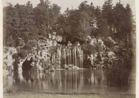 La cascade du bois de Boulogne et ses rochers de grès, photographiée vers 1890