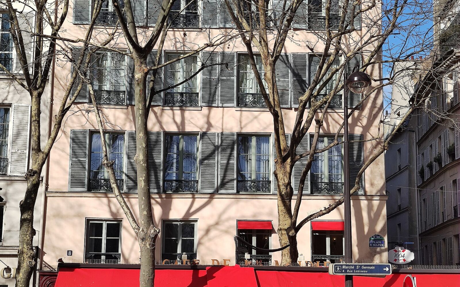 La terrasse du café de la Mairie, place Saint-Sulpice