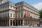 Les colonnes de la Comédie-Française, place Colette