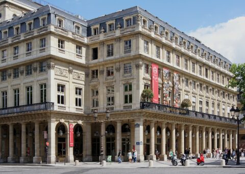 Les colonnes de la Comédie-Française, place Colette