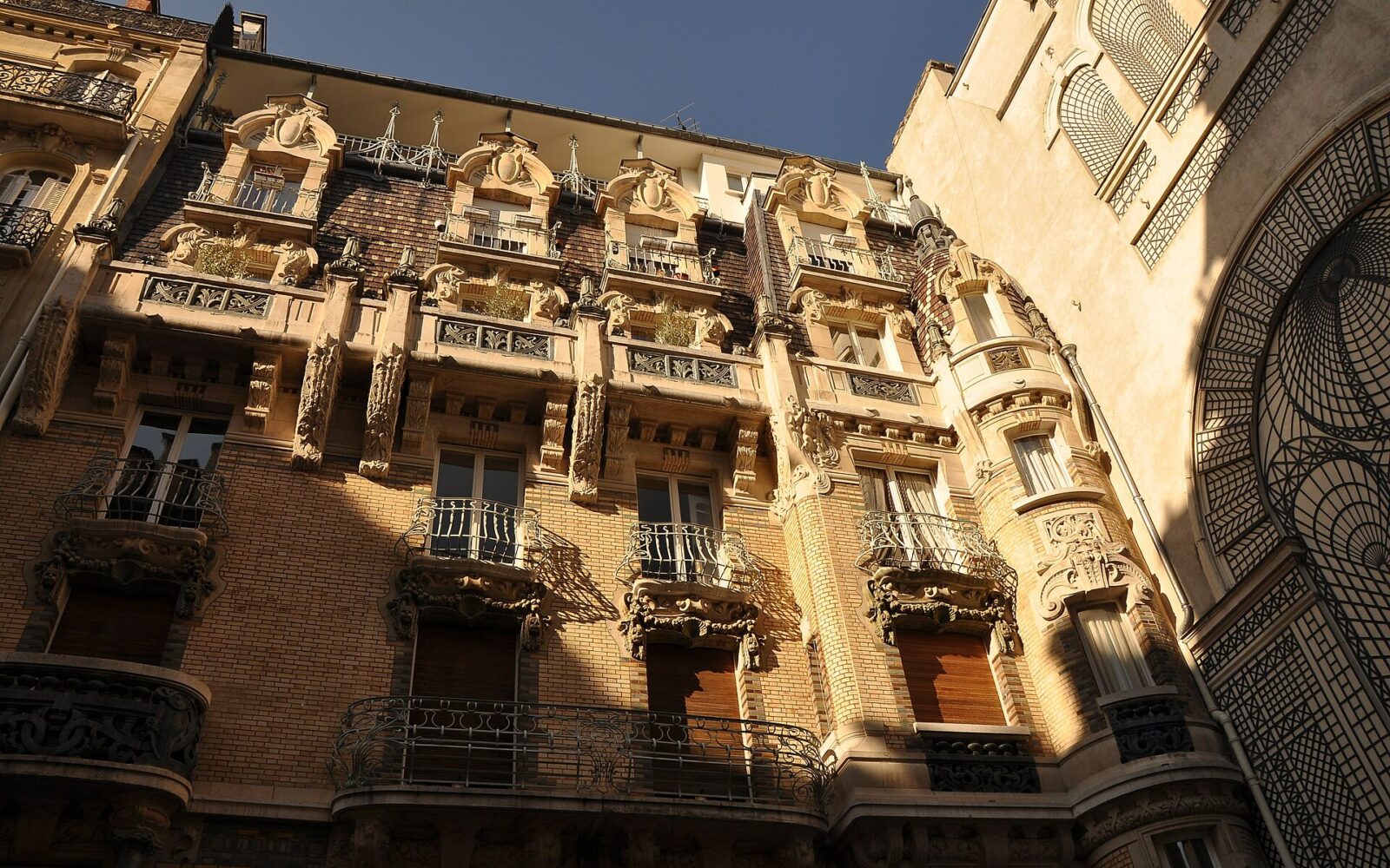 La façade de l'immeuble du 3 square Rapp