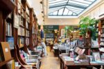 Les boiseries de la librairie Galignani, rue de Rivoli