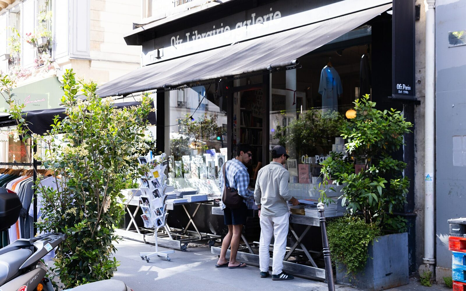 La librairie-galerie Ofr., rue Dupetit-Thouars
