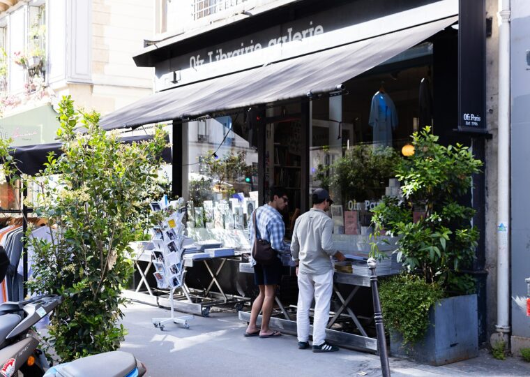 La librairie-galerie Ofr., rue Dupetit-Thouars