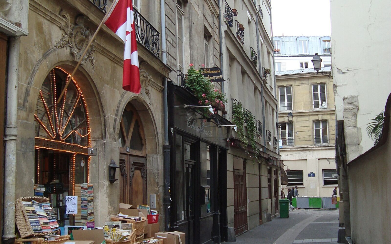 La rue de la Parcheminerie, fief de l'Abbey Bookshop