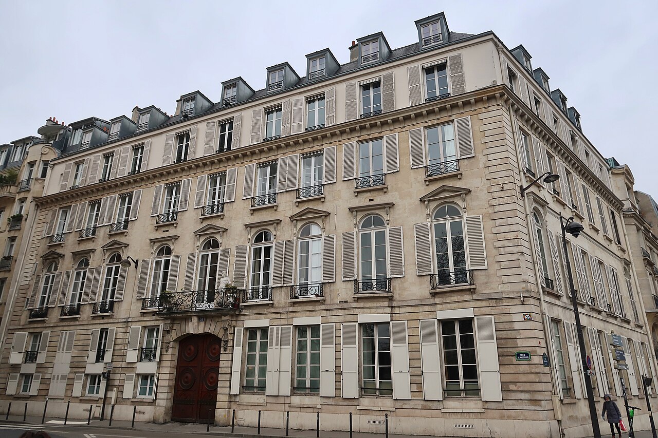 La rue de Vaugirard, à hauteur du Pont Traversé et du Luxembourg