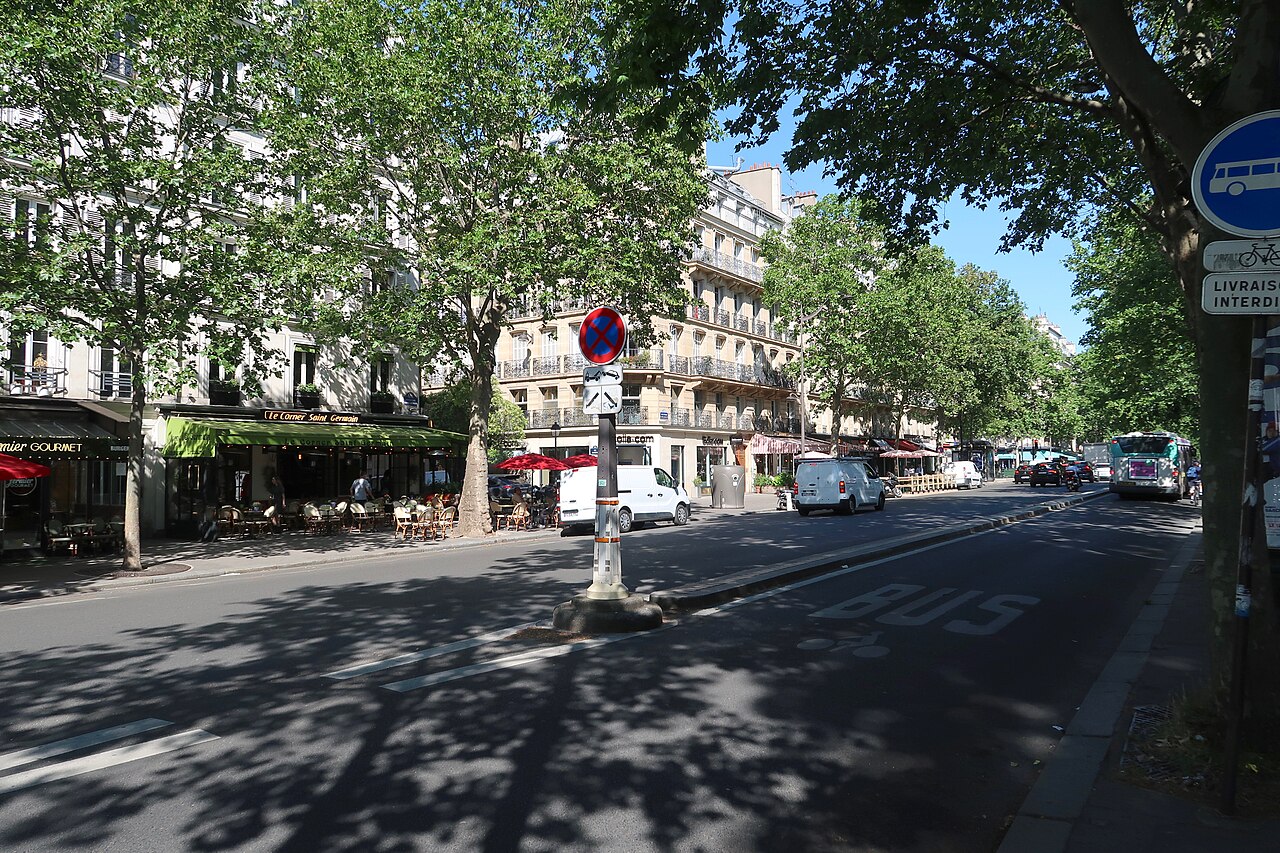Le boulevard Saint-Germain côté 5e arrondissement, fief du bistrot Chez René