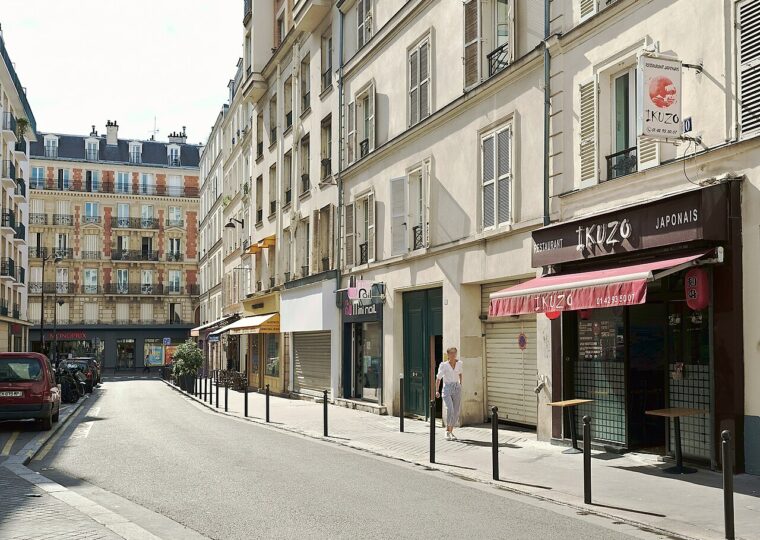 La rue des Dames, aux Batignolles, où se cache la cour de L'Eldorado