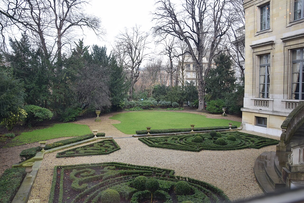 Le jardin du musée Nissim de Camondo, voisin de la terrasse Le Camondo