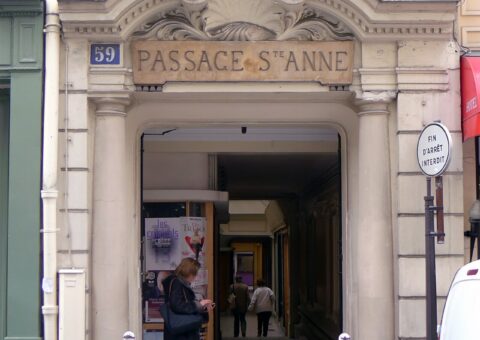 L'entrée du passage Sainte-Anne, rue Sainte-Anne à Paris