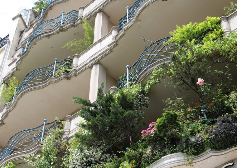 L'avenue Matignon à Paris, adresse historique du Berkeley