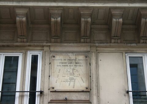 La rue Saint-Denis, à l'entrée du passage du Grand-Cerf, où s'ouvre Nami