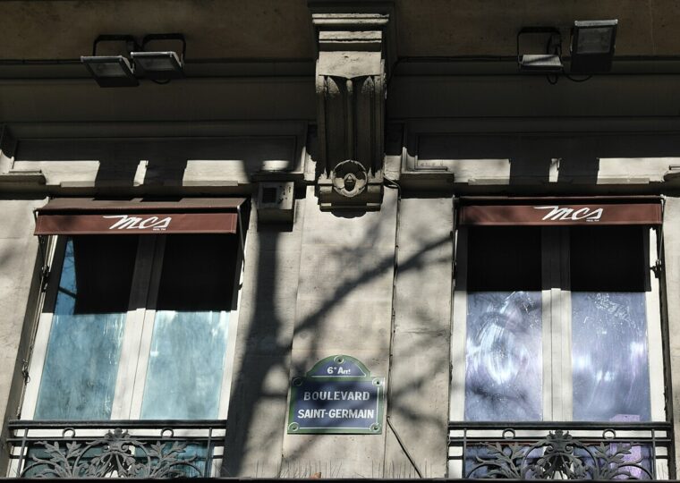 Le boulevard Saint-Germain, où s'ouvre la cour cachée de Ralph's