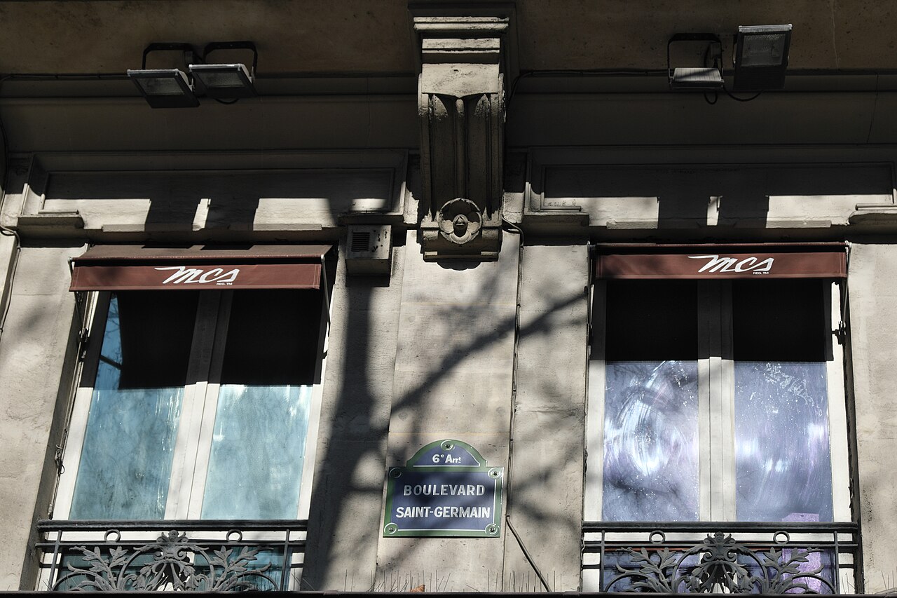 Le boulevard Saint-Germain, où s'ouvre la cour cachée de Ralph's