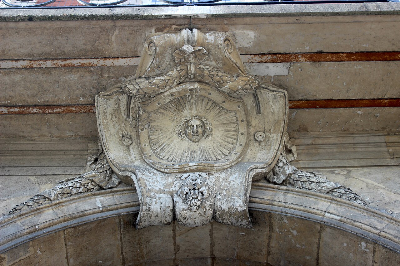 Le Pavillon de la Reine, sur la place des Vosges à Paris