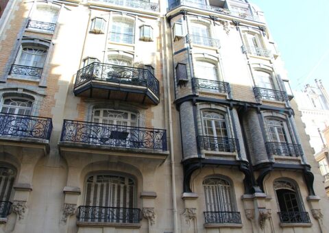 La rue Boursault, aux Batignolles, où Vague soigne les matins